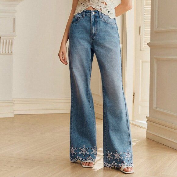Denim - Medium Wash Casual Women's Valentine's Day Floral Embroidered Cowboy Pants